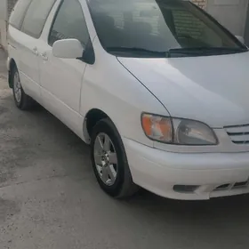 Toyota Sienna 2002