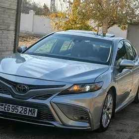 Toyota Camry 2021