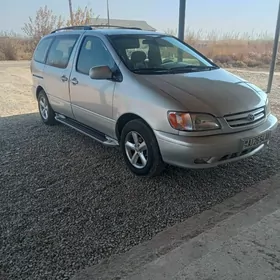 Toyota Sienna 2002