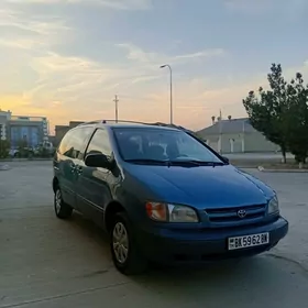 Toyota Sienna 2000