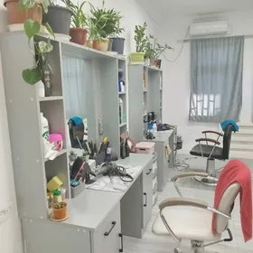 В салон красоты