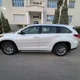 Toyota Highlander 2018