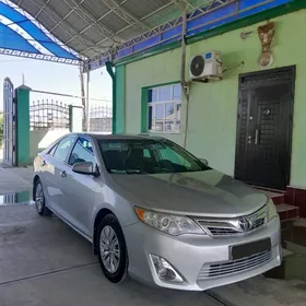 Toyota Camry 2014