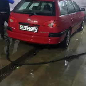 Toyota Avensis 1999