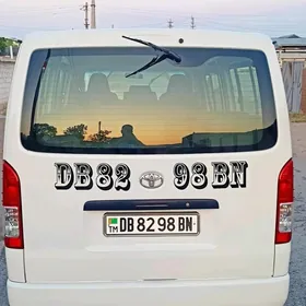 Toyota Hiace 2013