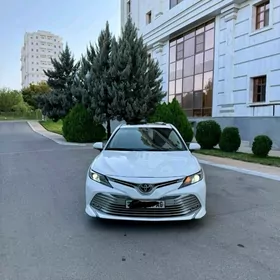 Toyota Camry 2018