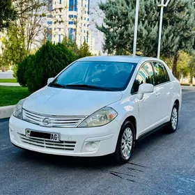 Nissan Versa 2011