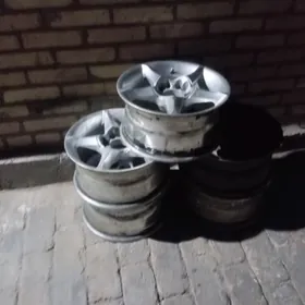 диска 15 лик тойота комлект