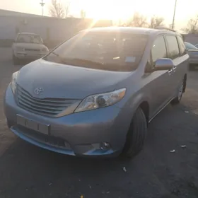 Toyota Sienna 2011