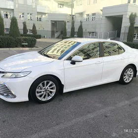 Toyota Camry 2021
