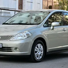 Nissan Tiida 2008
