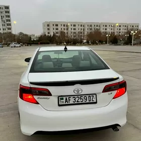 Toyota Camry 2014