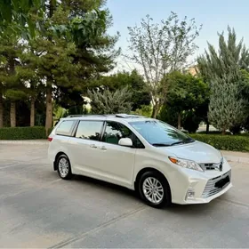 Toyota Sienna 2017