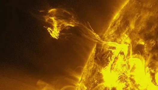 Günde 2025-nji ýylyň iň güýçli alawlamalarynyň biri hasaba alyndy