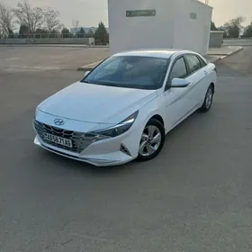 Hyundai Elantra 2022