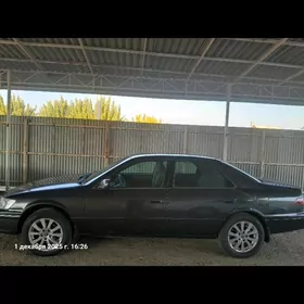 Toyota Camry 2001