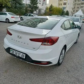 Hyundai Elantra 2020