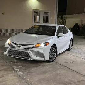 Toyota Camry 2021
