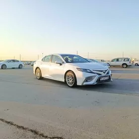 Toyota Camry 2022