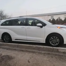 Toyota Sienna 2022