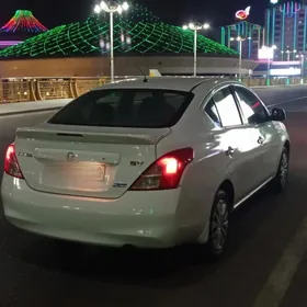Nissan Versa 2013