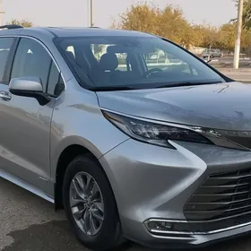 Toyota Sienna 2021