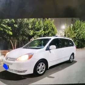 Toyota Sienna 2005