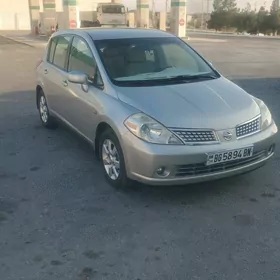 Nissan Tiida 2007