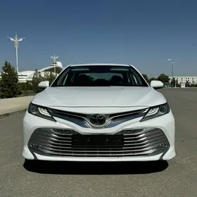 Toyota Camry 2020