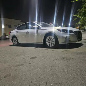 Nissan Altima 2021