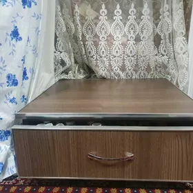 tikin maşynyň aşagyna goýulýan