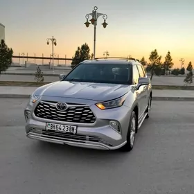 Toyota Highlander 2020