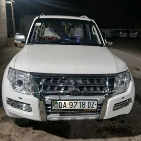 Mitsubishi Pajero 2007