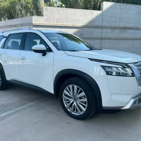 Nissan Pathfinder 2022