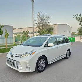 Toyota Sienna 2016
