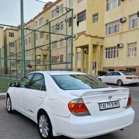Toyota Camry 2004