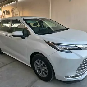 Toyota Sienna 2022