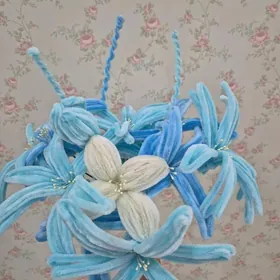 Цветы из пушистой проволоки