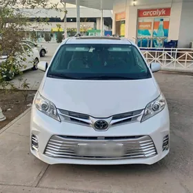 Toyota Sienna 2020