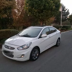 Hyundai Accent 2012