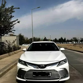 Toyota Camry 2024