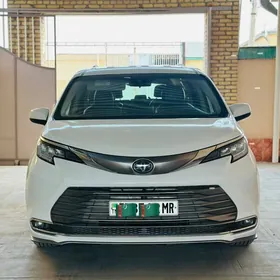Toyota Sienna 2022