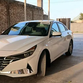 Hyundai Elantra 2021