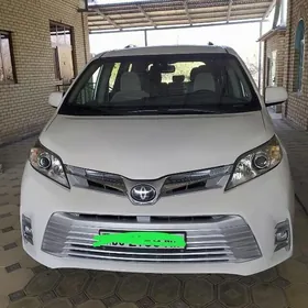 Toyota Sienna 2020