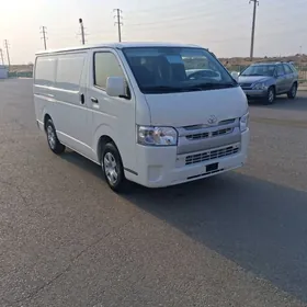 Toyota Hiace 2025