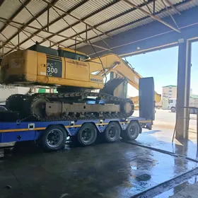 Komatsu D375A-6 2011