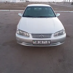 Toyota Camry 2001