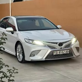 Toyota Camry 2019