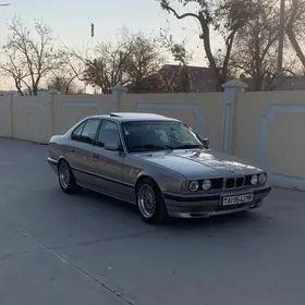 BMW 525 1990