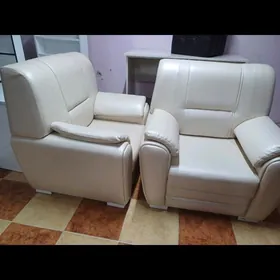 кожаный кресло